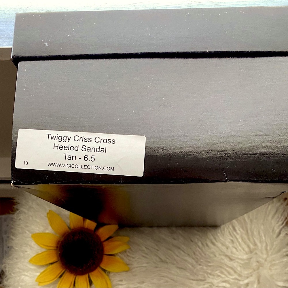 Twiggy Criss-Cross Sandals , Stacked Heel, Brand New in Box, Size 6.5, Tan - Picture 11 of 12